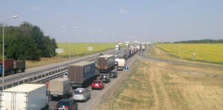 На время проведения ЧМ-2018 Ростов закроют для транзитного транспорта Пробка на трассе М-4 Дон //Фото с сайта kartofanisch.livejournal.com