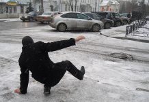 Администрация Ростова отчиталась об очистке дорог и тротуаров от льда