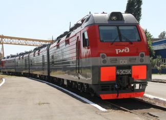 Все задержанные поезда из Крыма и в Крым вышли на график движения Локомотив поезда //Фото пресс-службы Правительства Ростовской области