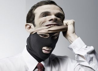 Житель Ростовской области предстанет перед судом в Подмосковье по обвинению в мошенничестве с терминалами Мошенник //Фото с сайта companion.ua