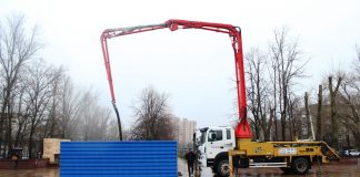 В Ростове начали установку памятника к 70-летию Победы