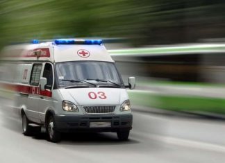 В Белой Калитве два человека пострадали при падении дрона на жилой дом Скорая помощь//Фото с сайта chto-proishodit.ru