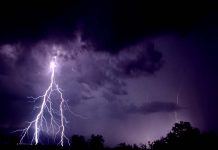 Пострадавшим от смерча в Ростовской области выделено 2,5 млн рублей