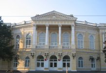 Арбитражный суд оштрафует московских реставраторов за ремонт Молодежного театра