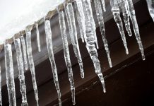 Бастыркин поручил возбудить уголовное дело после падения ледяной глыбы на голову пожилой ростовчанки