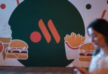 В Москве открылся первый Макдональдс в новом формате