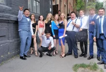 Четыре команды из Ростова претендуют на 10 млн рублей за победу в новом юмористическом шоу ТНТ Участники кастинга в Ростове-на-Дону //Фото ТНТ