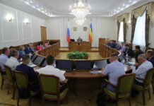 Василий Голубев потребовал усилить контроль по срокам ввода школ и детсадов