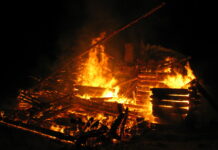 В Ростовской области во время пожара на складе погиб человек