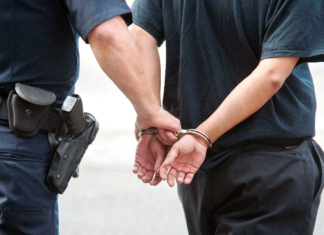 Суд ограничил свободу бывшего руководителя «Горизонта» Полиция // фото: sila-rf.ru