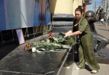 СМИ: В Ростове неизвестные разобрали стихийный мемориал о Пригожине