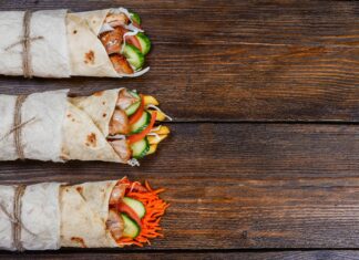 Шаурму в Новочеркасске делали из продуктов сомнительного происхождения