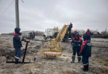 В Аксайском районе Ростовской области восстановили электроснабжение жилых домов «Россети Юг» увеличили количество бригад для устранения последствий непогоды в Ростовской области //Фото Россети юг