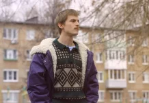 В Ростове возрос спрос на вещи по мотивам сериала «Слово пацана» Кадр из сериала "Слово Пацана" //Фото Wink