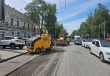 В Ростове с начала года дорожники залатали более 25 тысяч кв. м. ям и выбоин В Ростове начали ремонтировать Красноармейскую // фото: пресс-служба Администрации Ростова-на-Дону