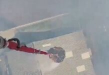 В Аксайском районе горят 10 частных домов