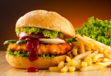 В Ростове на Малиновского загорелось заведение «Вкусно и точка» фаст-фуд // фото: fonwall.ru