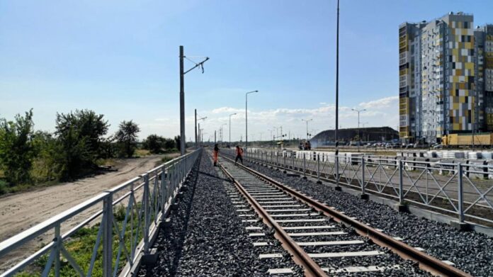 В Левенцовке почти завершена укладка новых трамвайных путей // фото: "Ростовский трамвай"