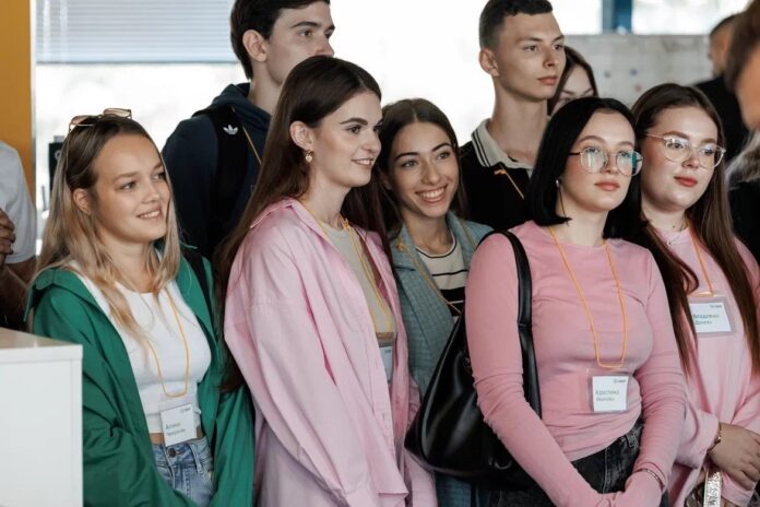 студенты // фото: пресс-служба Сбера