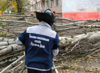 Спасатели Ростовской области переведены на усиленный режим работы из-за непогоды Непогода в Ростове // фото: телеграм-канал Алексей Логвиненко