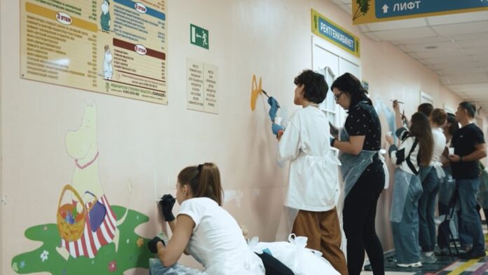 // фото: кадры из фильма о добрых делах Сбера «Всегда рядом»