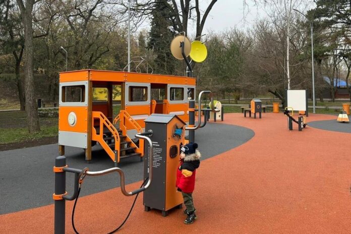 научная детская площадка в Таганроге// фото: donland.ru