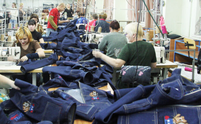 швейная фабрика «Глория Джинс» (Фото: Валерий Матыцин / ТАСС)