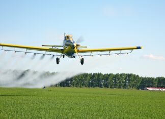 На Дону ввели режим федерального ЧС из-за засухи и заморозков сельхозавиация // фото: сайт правительства РХ. agro samolet, 19rus.ru