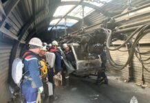 Спасателям не удалось связаться с шахтерами под завалом в шахте «Садкинской»