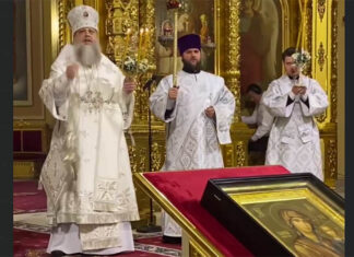 В Ростове-на-Дону 56 храмов проведут ночные рождественские службы Торжественное богослужение в ростовском кафедральном соборе //Скриншот видео из Телеграм-канала губернатора Ростовской области