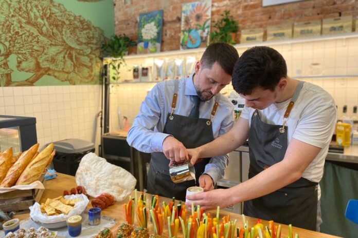 инклюзивное кафе в Ростове // фото: donland.ru