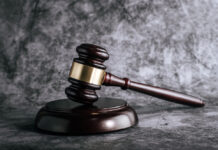 В ростовском суде за призывы к терроризму оштрафовали жителя Кубани суд // фото: Изображение от jcomp на Freepik