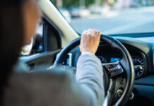 Водителям на Дону могут запретить управлять авто после приема обезболивающих водитель // фото: Изображение от Freepik на Freepik