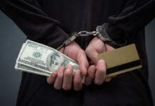 В Новочеркасске задержали двух полицейских за вымогательство взятки задержан мошенник // фото: Изображение от jcomp на Freepik