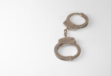 Директора «Ростовводоканала» арестовали до 14 августа наручники // фото: Изображение от wirestock на Freepik