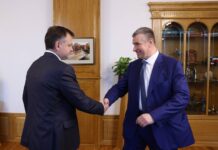 Слюсарь и Слуцкий обсудили экономическое развитие Дона Юрий Слюсарь и Леонид Слуцкий // фото: Telegram-канал Юрия Слюсаря