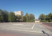 В Ростове в 40-градусную жару не работает фонтан в Аллее Роз неработающий фонтан в парке Аллея Роз // фото: Ольга Медведева