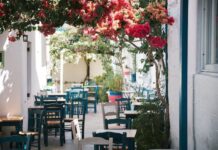 В Ростовской области установят правила для летних веранд летняя веранда // фото: Изображение от wirestock на Freepik