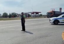 трассу Ростов-Волгодонск перекрыли из-за возгорания сухой травы // фото: пресс-служба Госавтоинспекции региона
