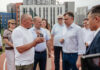 В Ростове школу в «Левобережье» посетил врио губернатора Ростовской области Юрий Слюсарь //Фото пресс-службы «ЮгСтройИнвест»