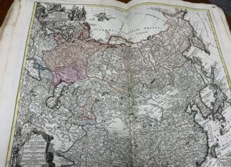 В Ростове не могут продать раритетный атлас XVIII века за 3 миллиона рублей "Большой атлас всего мира" Гоммана. Издание 1716 года // фото: пресс-служба Авито