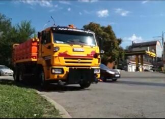 Ростов получил 34 новые коммунальные машины с фирменным слоганом новые коммунальные машины в Ростове // фото: пресс-служба Правительства Ростовской области