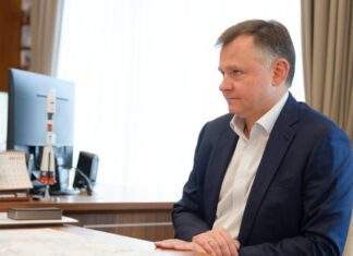 Юрий Слюсарь: износ коммунальной инфраструктуры достиг 80% Юрий Слюсарь // фото: пресс-служба Правительства Ростовской области