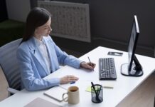 соискатели ценят уютное рабочее место и не любят большие открытые офисные пространства // фото: freepik.com