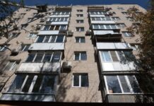 Слюсарь проверил дома, поврежденные БПЛА в Ростове