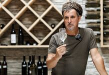 Донские виноделы производят редкие вины и ждут туристов в гости основатель винодельни Молчановых Николай Молчанов // фото: Евгений Чистяков