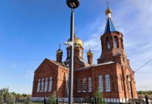 В Усть-Донецком районе благоустраивают сквер у церкви Иоанна Богослова