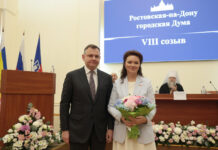 Слюсарь поприветствовал новый состав гордумы Ростова Юрий Слюсарь c Лидией Новосельцевой