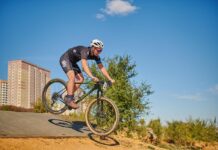 Велотурнир ROSTOV MTB CUP традиционно прошел в Суворовском районе Ростова В Суворовском районе Ростова прошел осенний велозаезд ROSTOV MTB CUP 2025 //Фото предоставлено компанией ВКБ-Новостройки