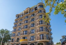 Строящийся отель в Ростове могут арестовать по иску Генпрокуратуры отель "Мартон Сезоны" в Ростове // фото: hotel-marton.ru